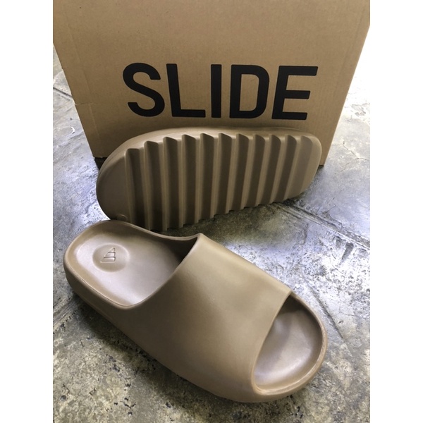 women's size 8 in yeezy slides