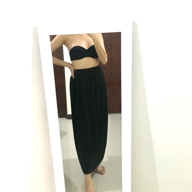 plain black maxi skirt