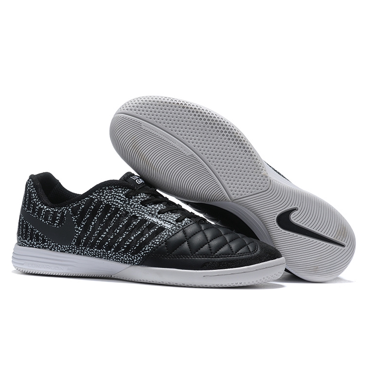 nike flats football shoes