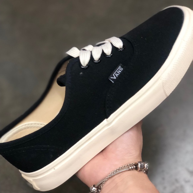 black vans shoes