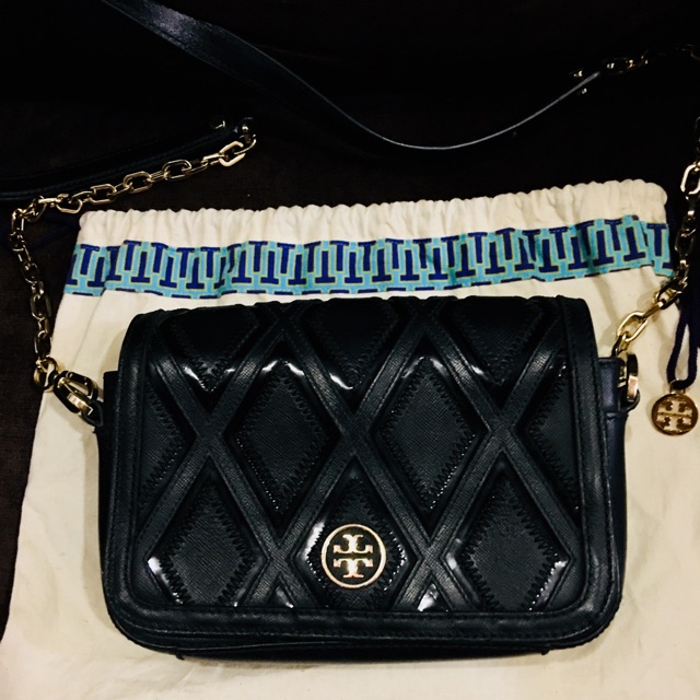 Authentic Tory Burch Robinson Patchwork Chain Mini Bag black | Shopee  Philippines