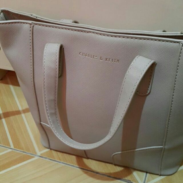 charles and keith bag shopee