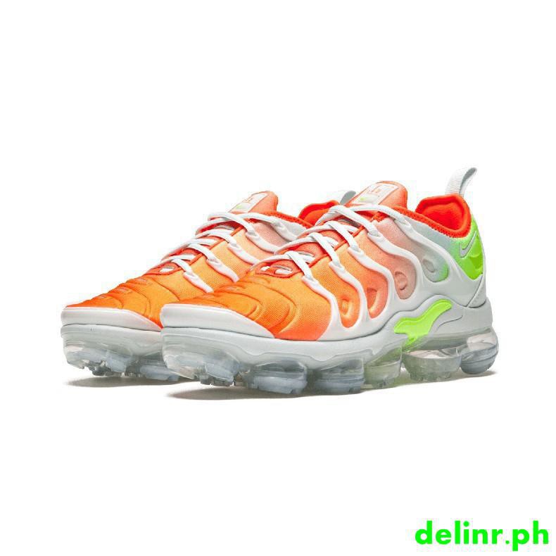 nike air vapormax plus white orange