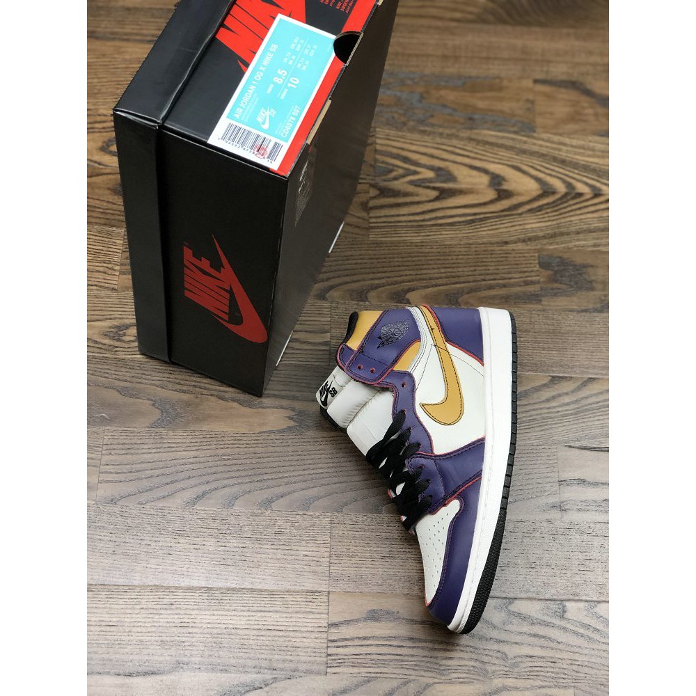 nike aj1 lakers