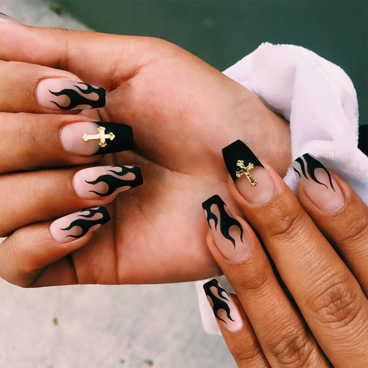 24PCS Fake Nails With Design Black Flame French Wearing Nail Art Fake