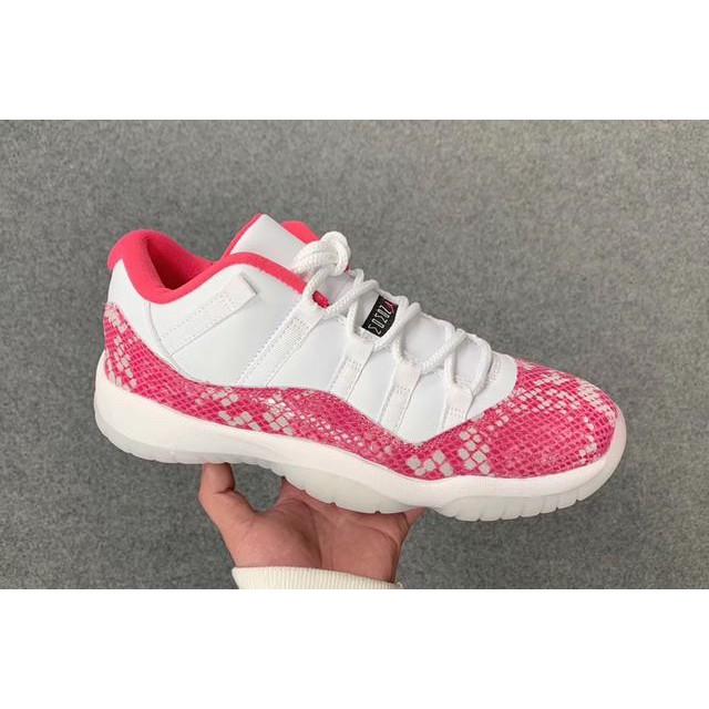 Air Jordan 11 Low OG WMNS Pink 