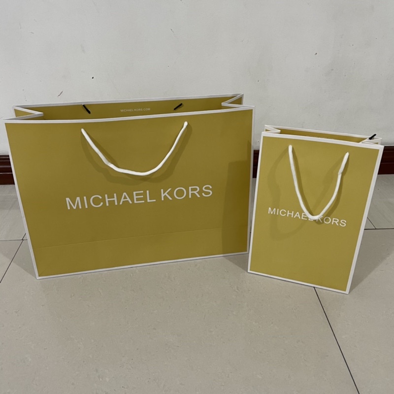 Hannah Hong Michael Kors logo Tote bag gift bag clothing bag universal paper  bag logo brand gift Bag | Shopee Philippines