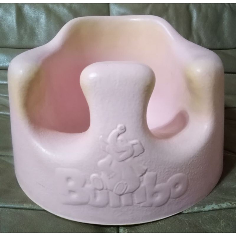 bumbo seat in bathtub