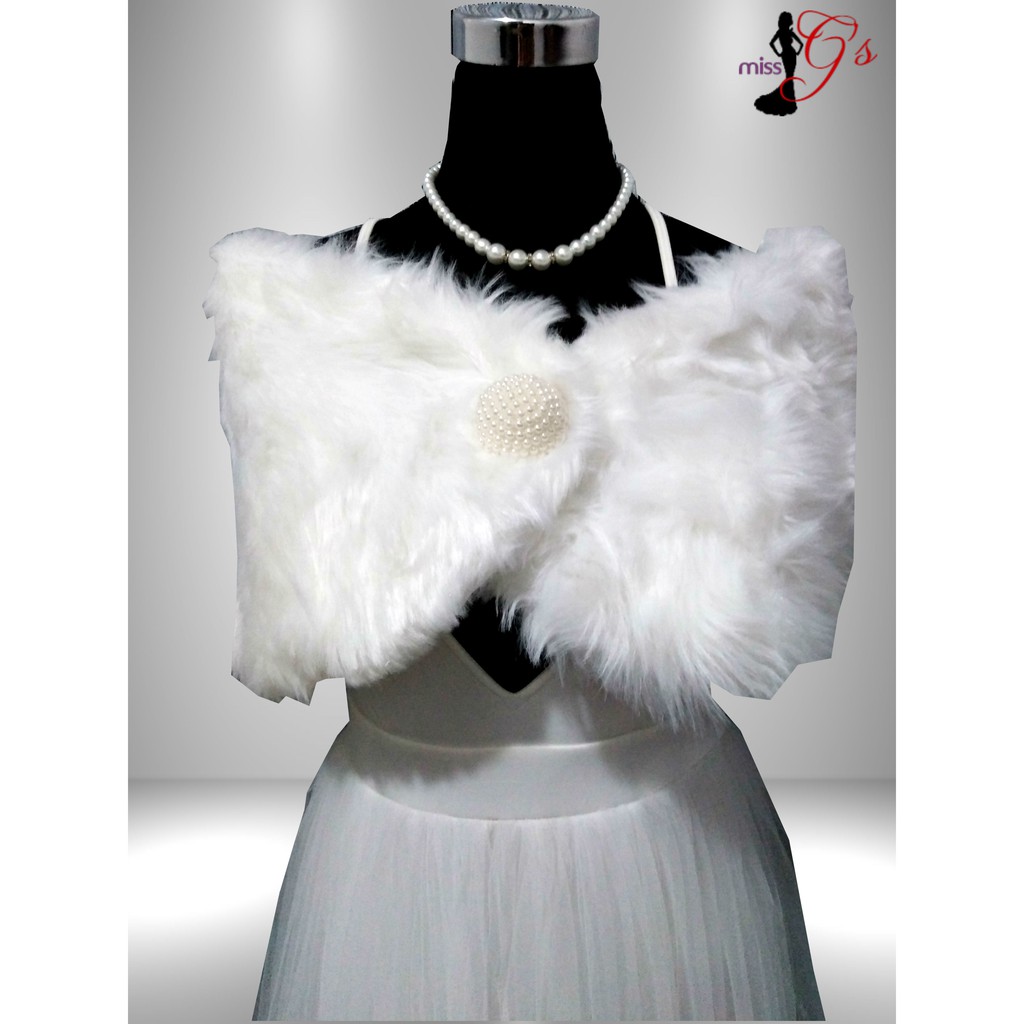 white fluffy shawl