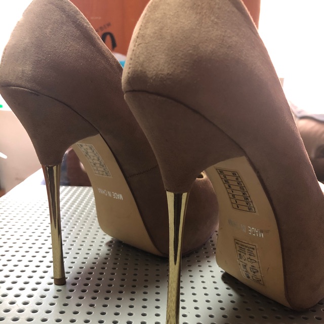 nude pump shoes