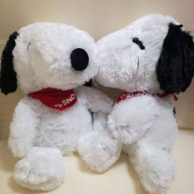 huge snoopy stuffed animal