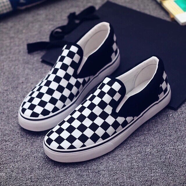 checkered canvas shoes