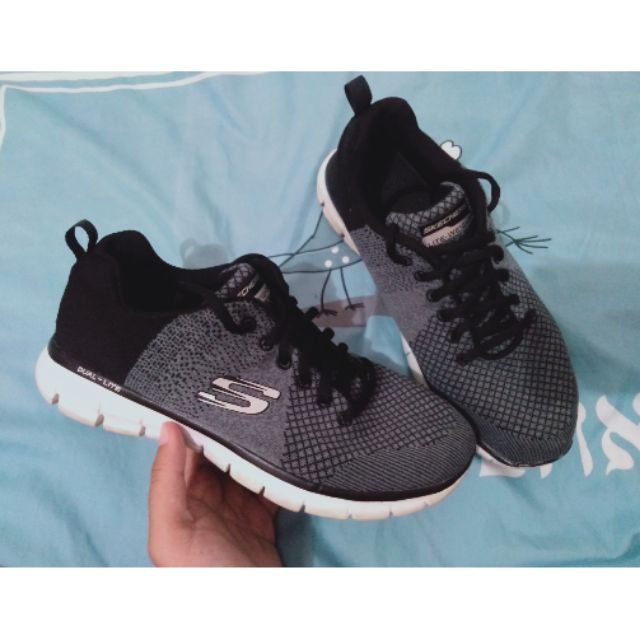 skechers lite memory foam
