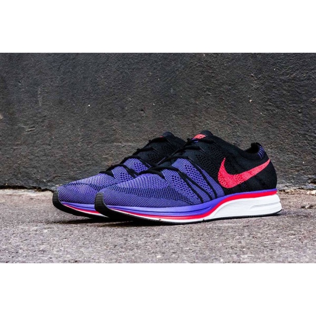 nike flyknit purple