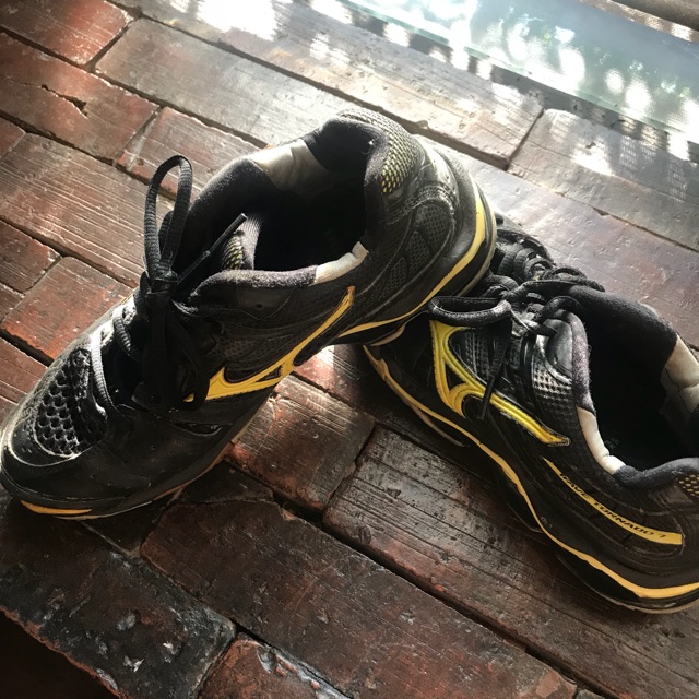 mizuno wave tornado 7 yellow