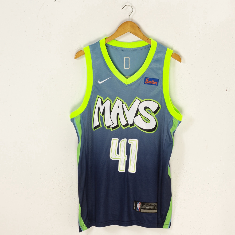 dirk nowitzki retro jersey