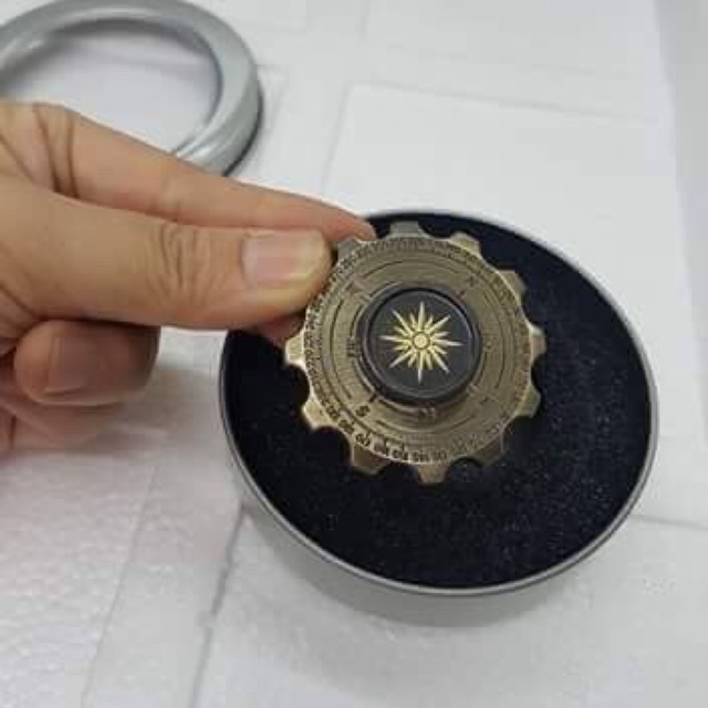 compass fidget spinner