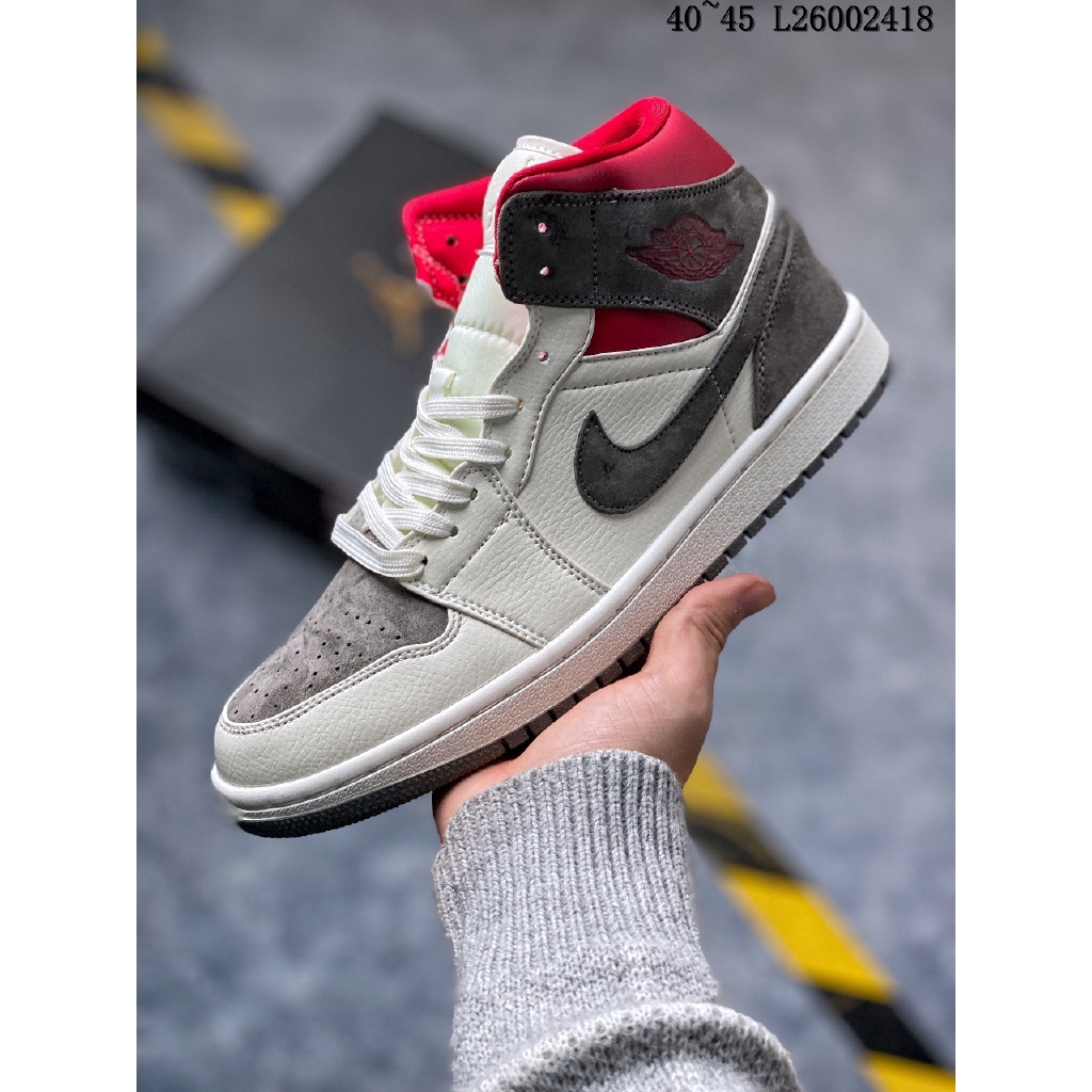 air jordan 1 mid 40