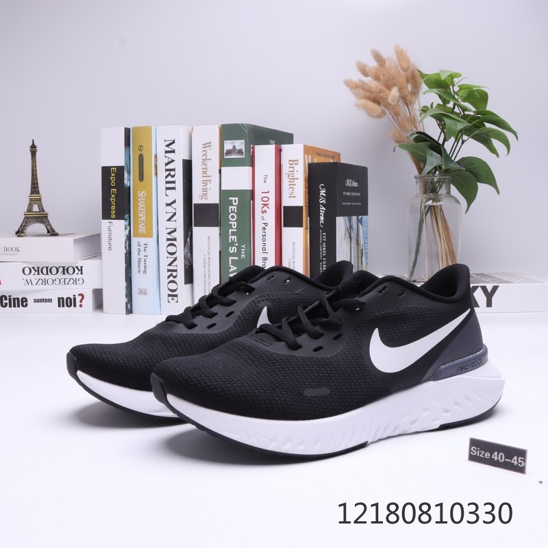 nike wmns nike revolution