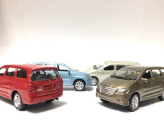 toyota innova toy car