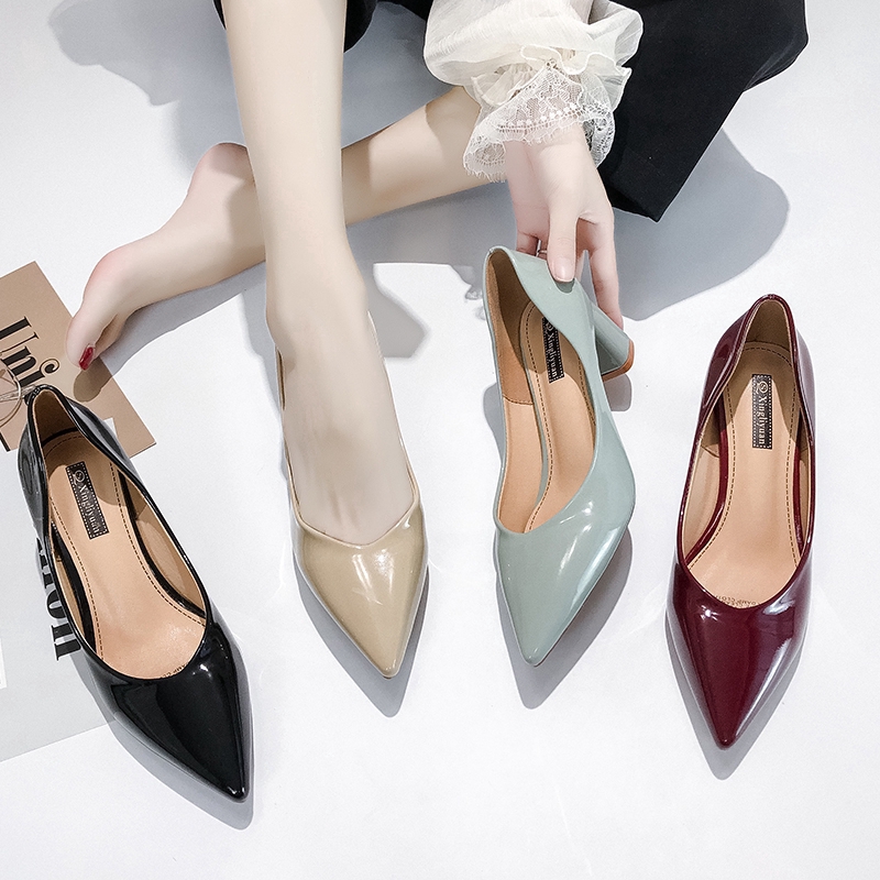 pointed shoes heels