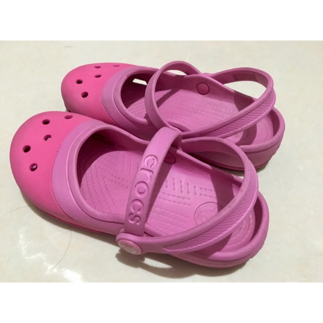 crocs pink sandals