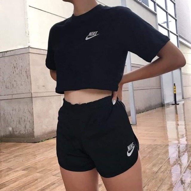 nike crop top and shorts outfit