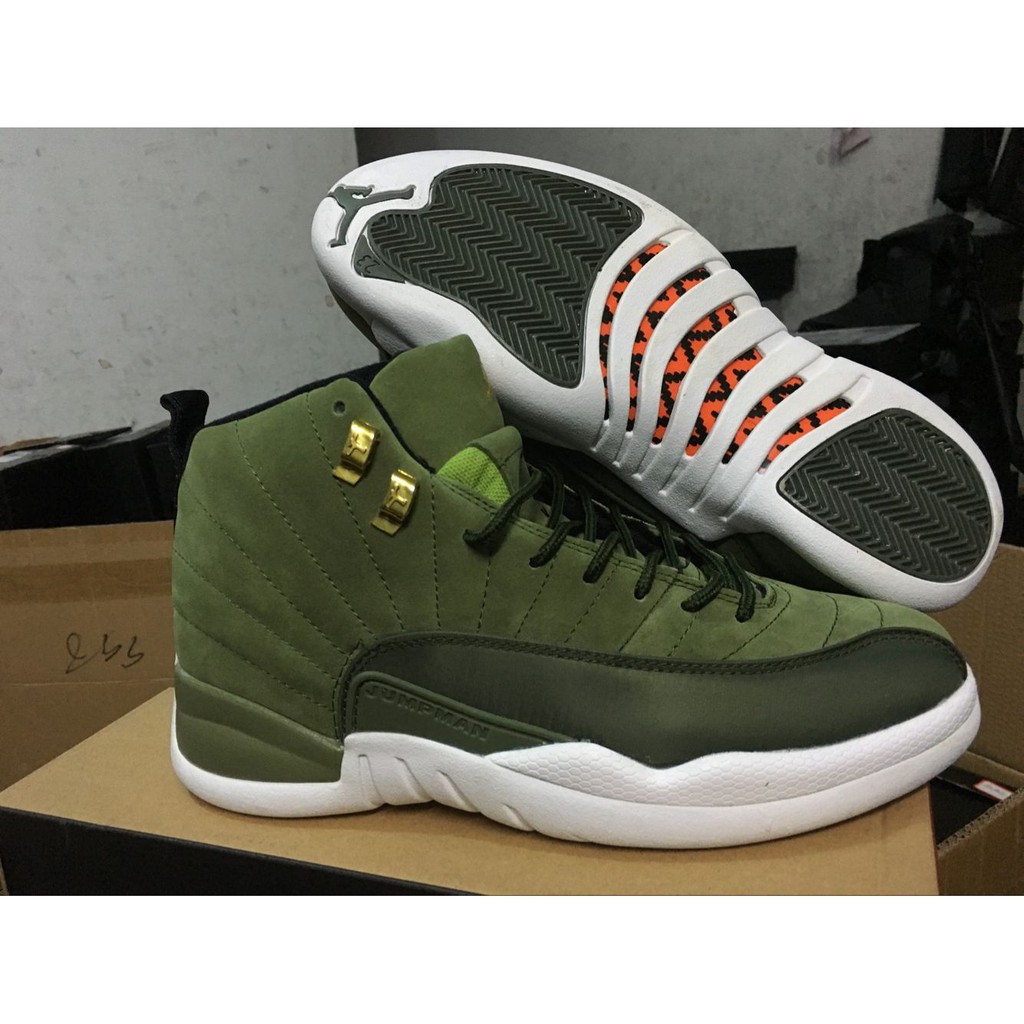 air jordan 12 graduation pack