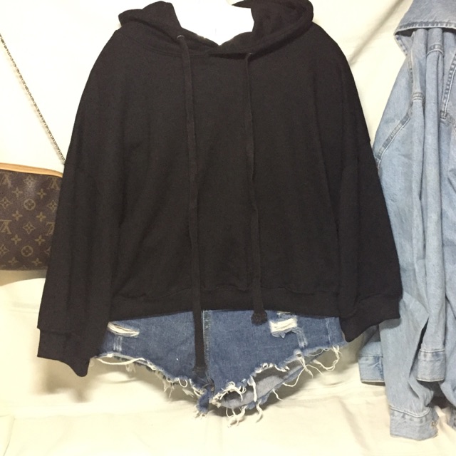 semi cropped hoodie