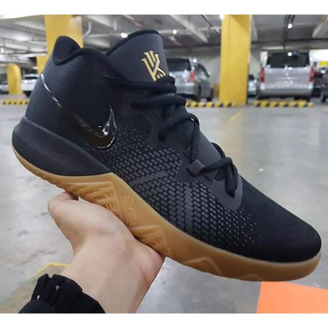 nike kyrie flytrap black gum
