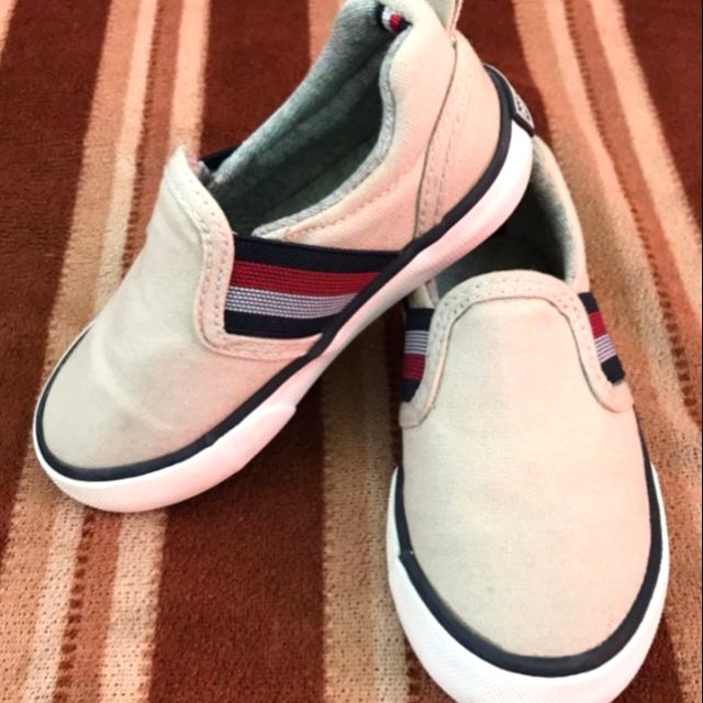 tommy hilfiger maroon shoes