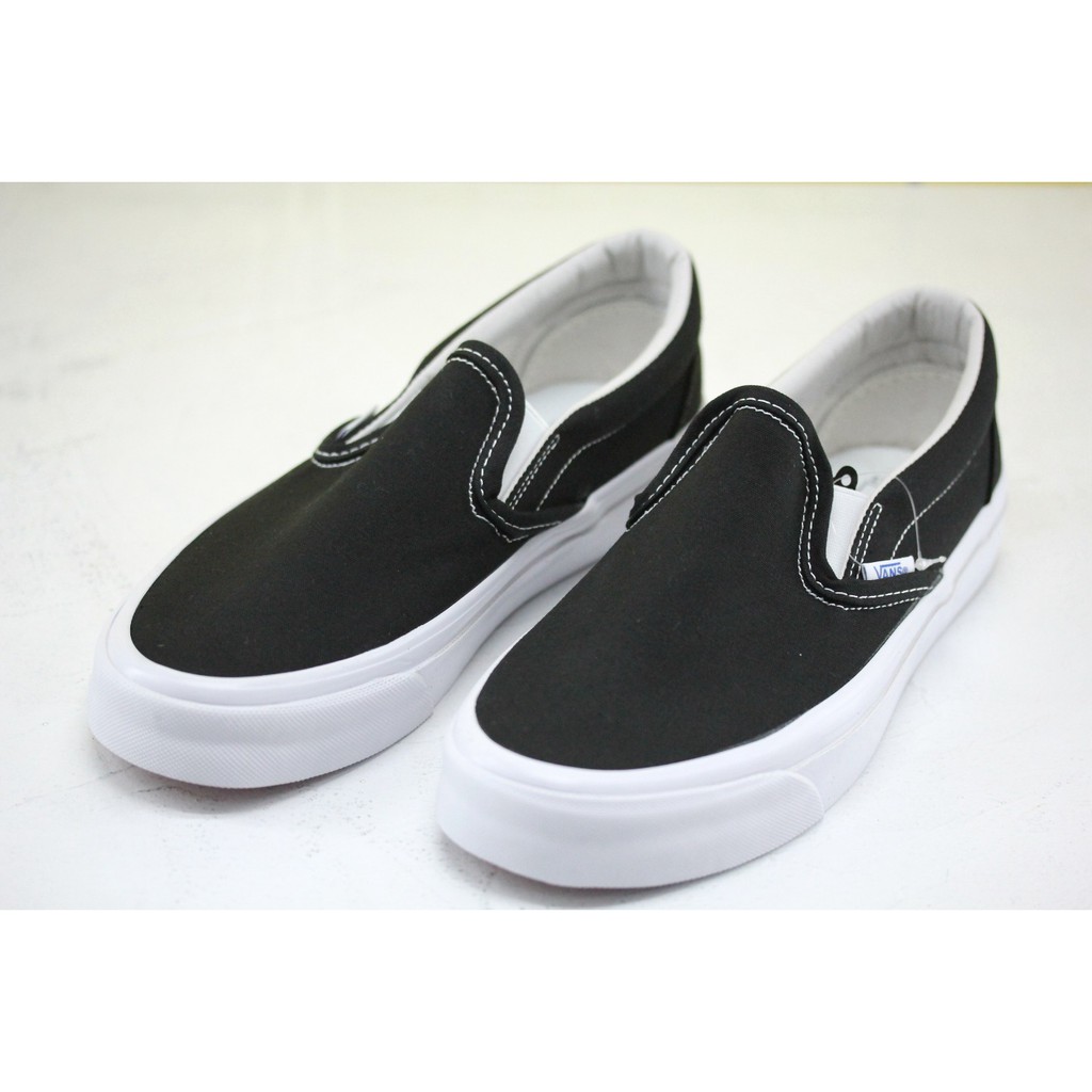 vans slip on canvas shoes