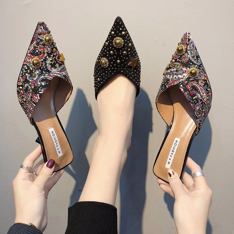 pointed mule heels