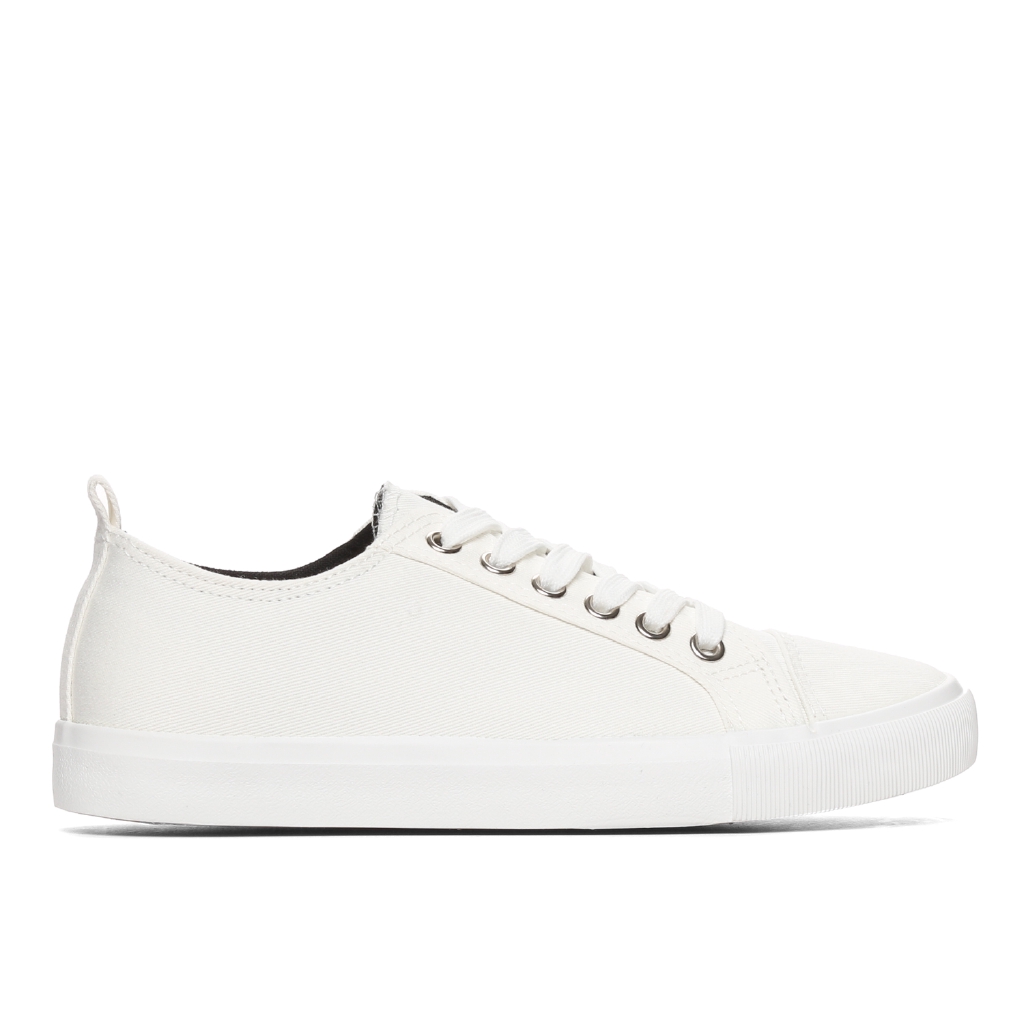 kicks white shoes