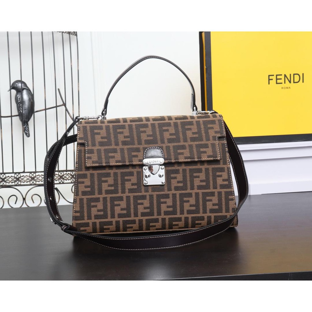fendi chain shoulder bag