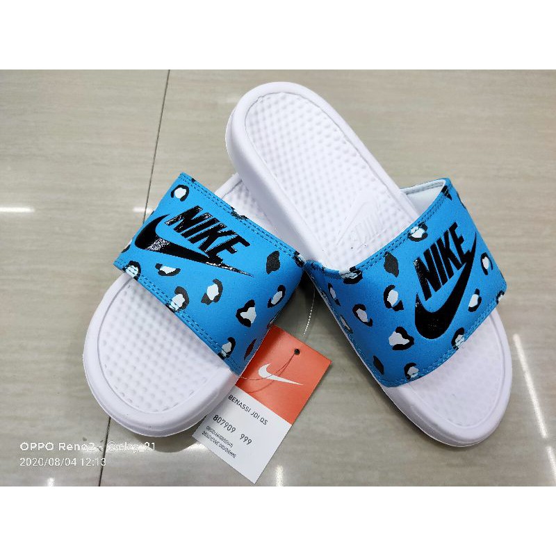 nike ladies slippers