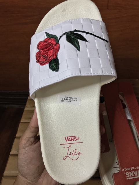 leila vans slides