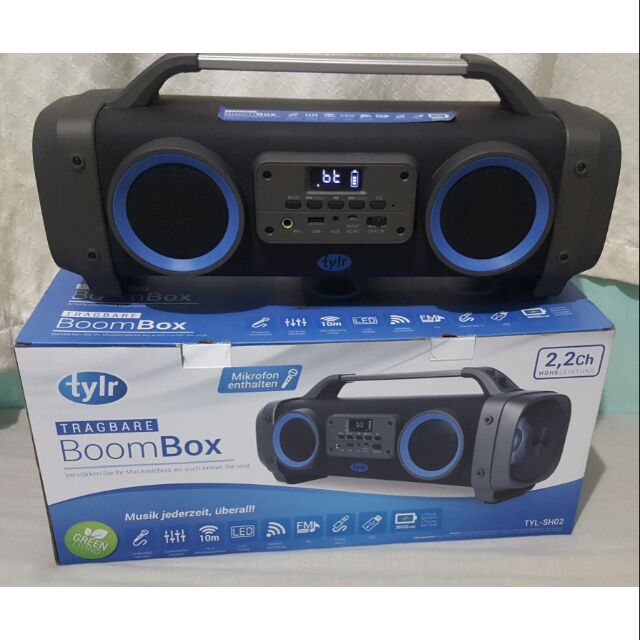 jbl boombox mikrofon