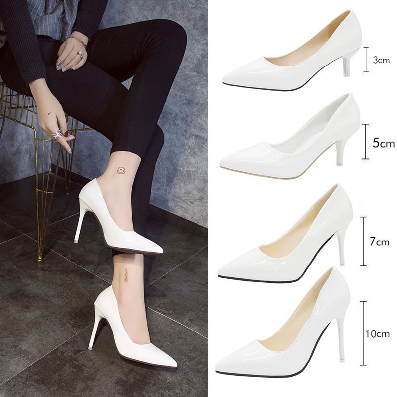comfortable round toe pumps