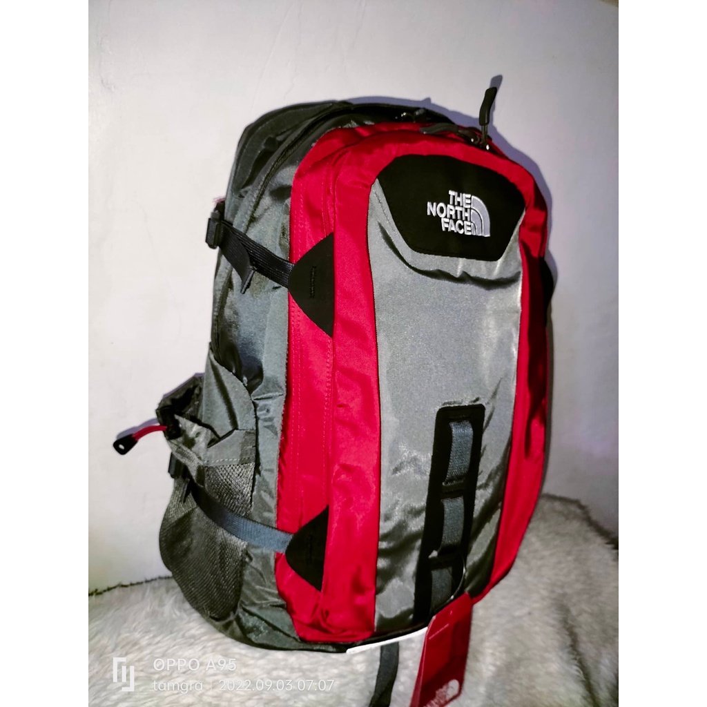 The North Face Hot Shot Backpack 26L made in Vietnam