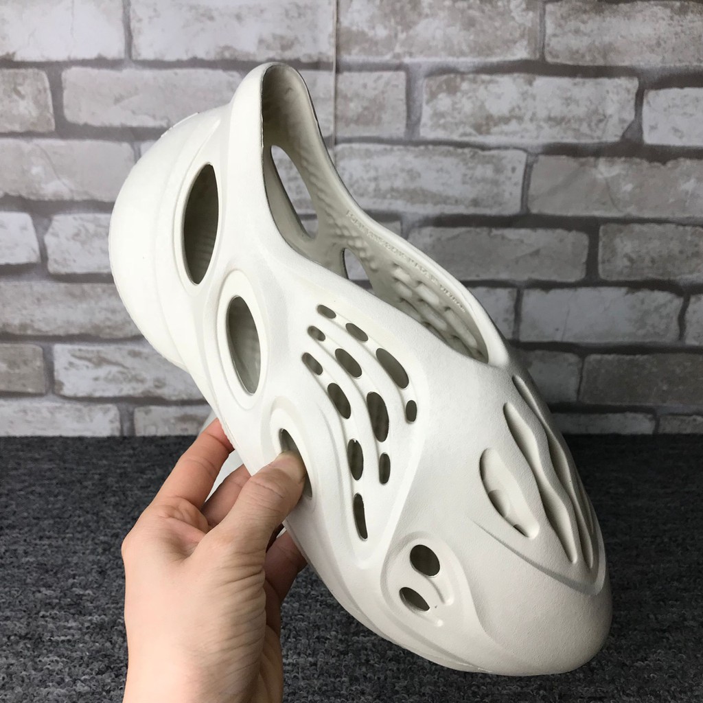 yeezy foam runner beige