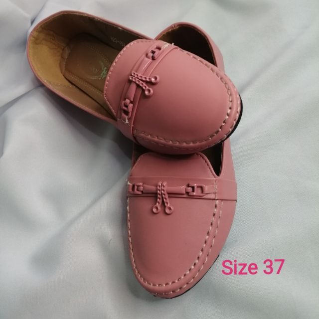 size 37 in women's shoes
