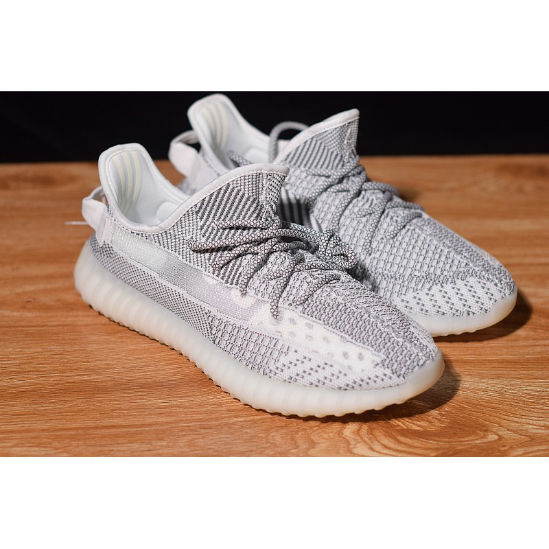 Tm hi u v m u giy Adidas Yeezy Static, m u giy ph n