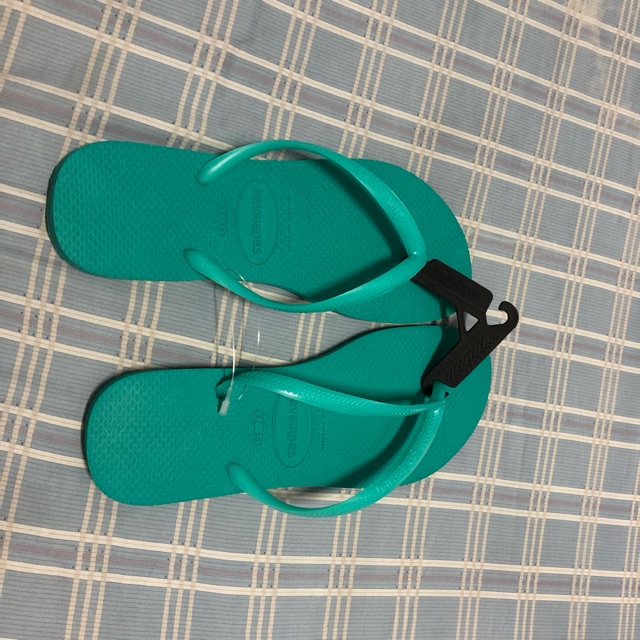 green havaianas flip flops