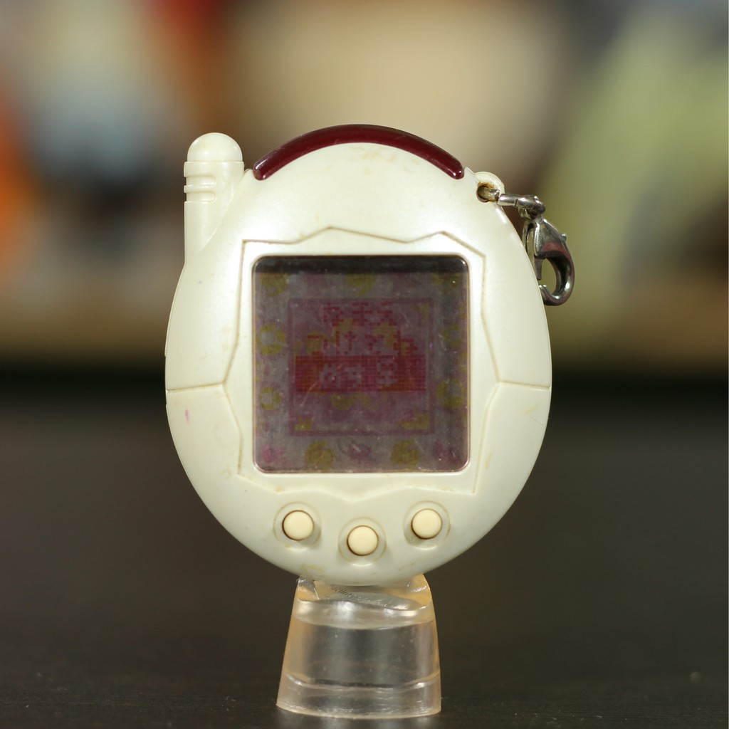 Bandai Keitai Kaitsu Tamagotchi Plus Akai Pearl White Red Pixels Japanese Language Virtual Pet Shopee Philippines