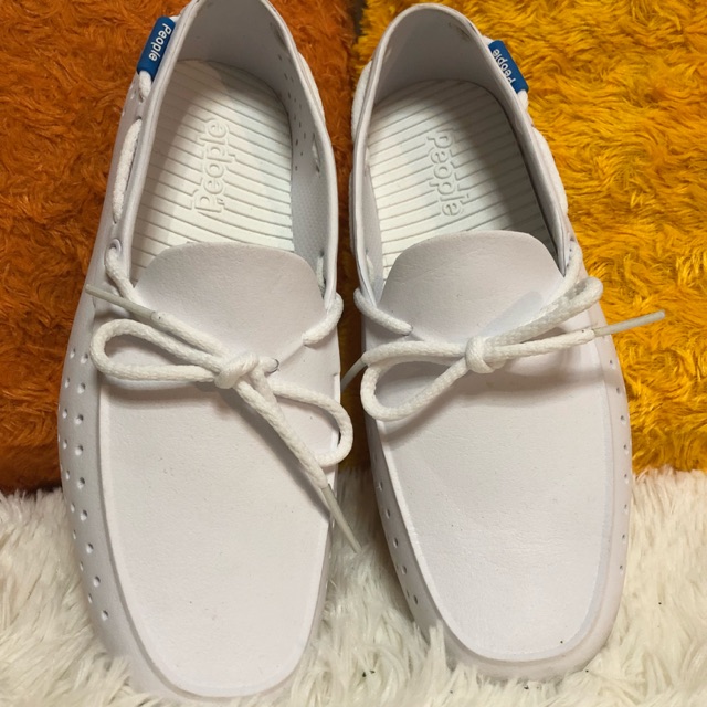 White shoes crocs type mint condition | Shopee Philippines