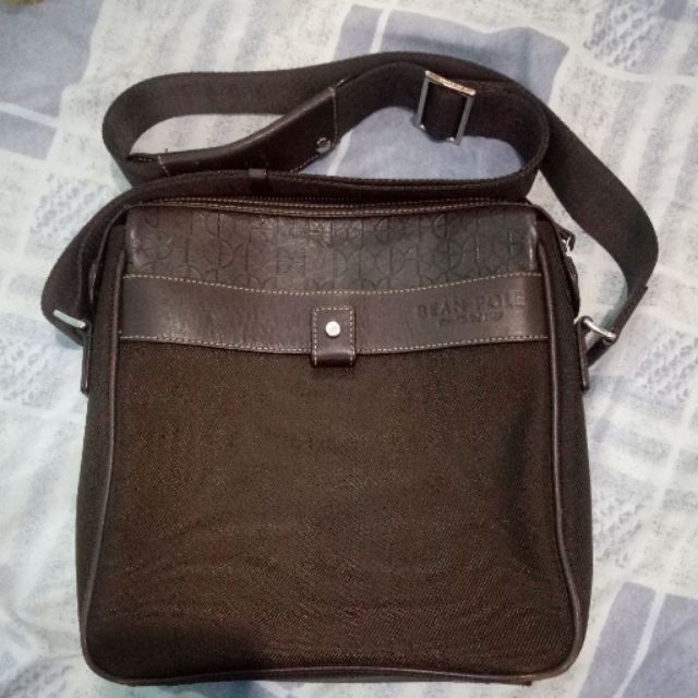 bean pole sling bag