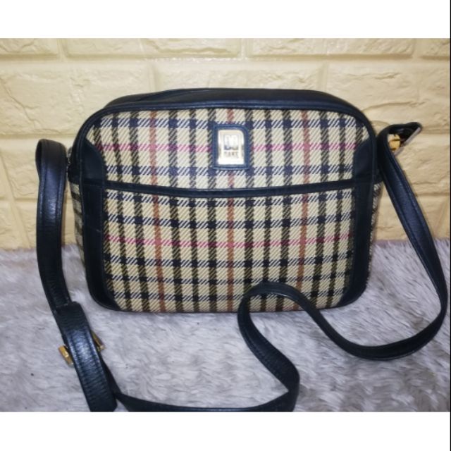 daks sling bag price