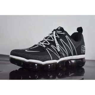 nike air vapormax run utility black and white
