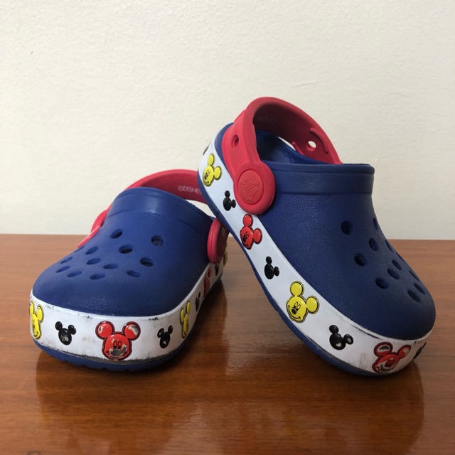 crocs mickey light up